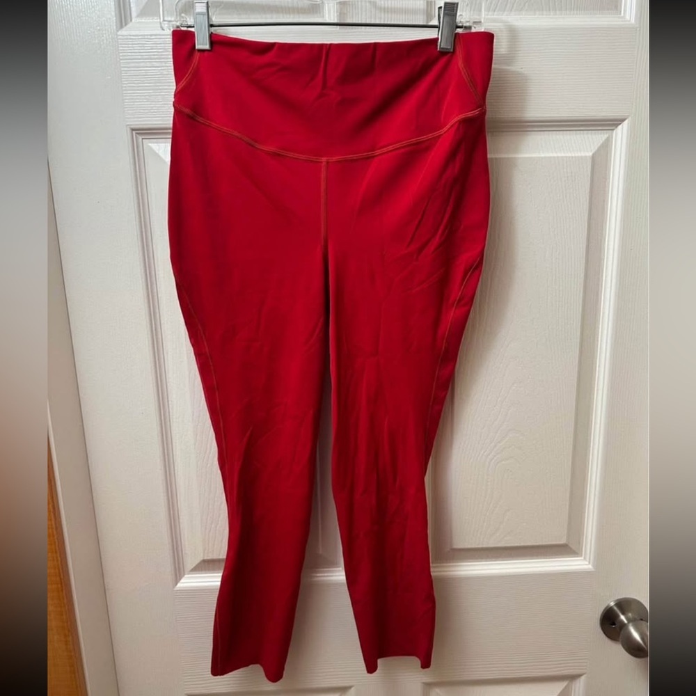 LL🍋 Base Pace High-Rise Crop 23" Size 10
